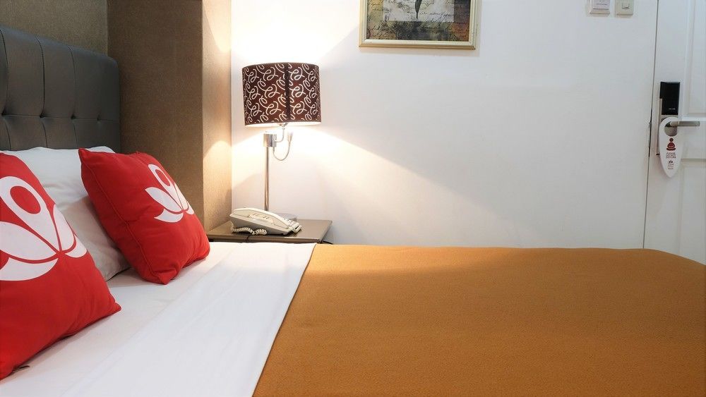 Oyo 24H City Hotel Near Makati Medical Center 마카티 외부 사진