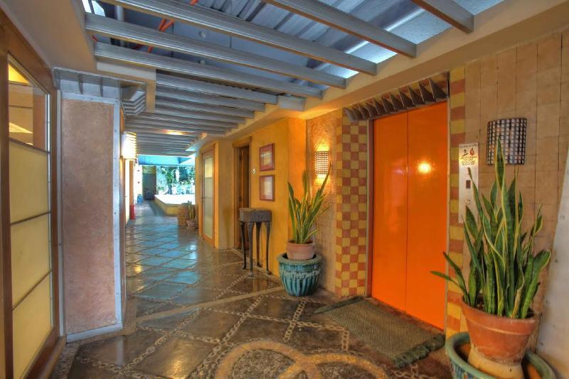 Oyo 24H City Hotel Near Makati Medical Center 마카티 외부 사진