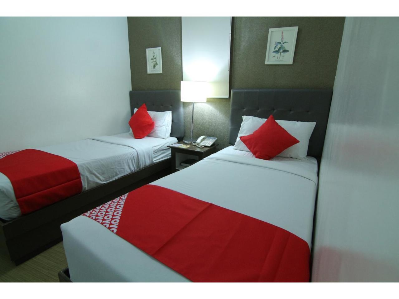 Oyo 24H City Hotel Near Makati Medical Center 마카티 외부 사진