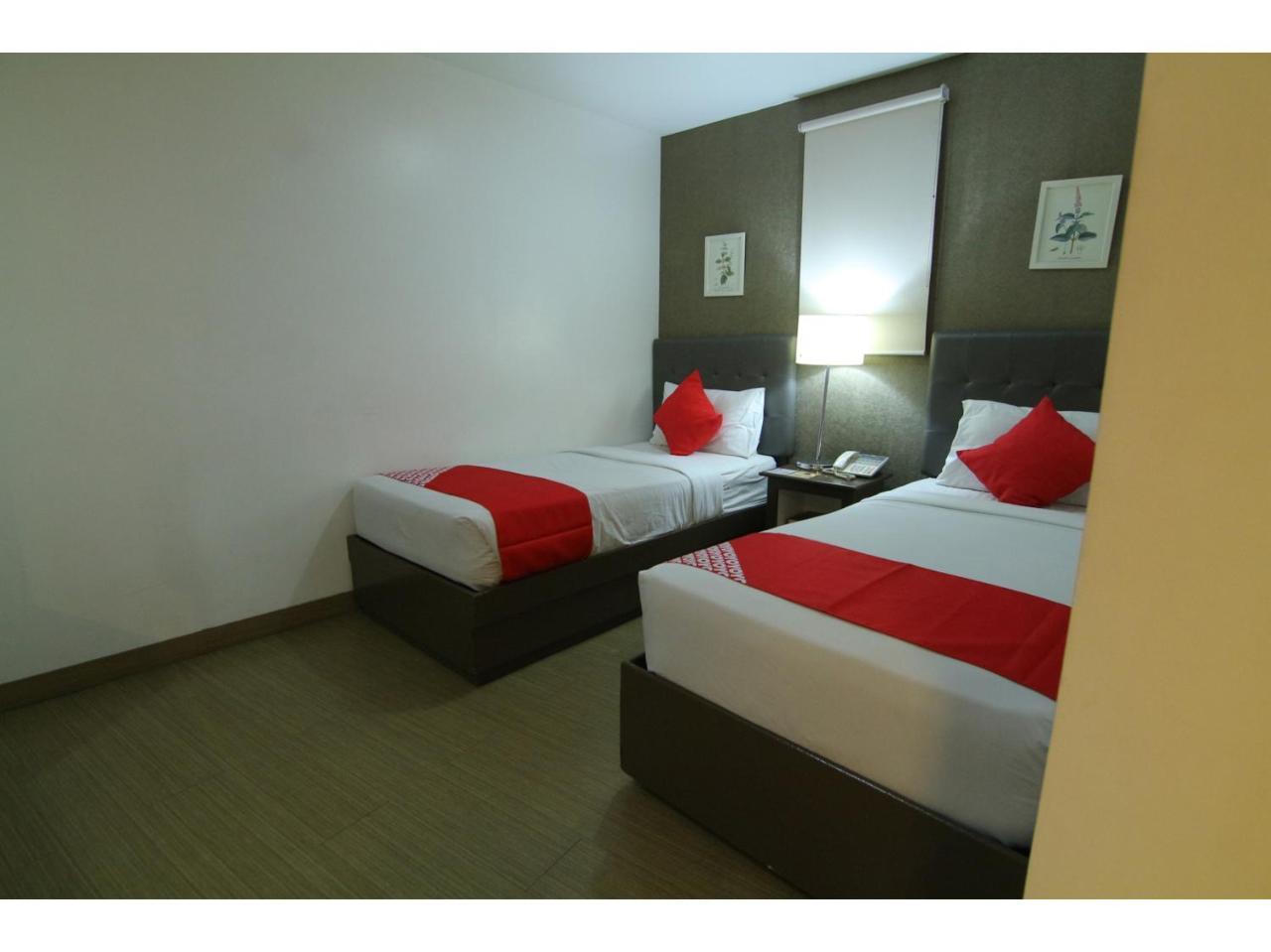 Oyo 24H City Hotel Near Makati Medical Center 마카티 외부 사진
