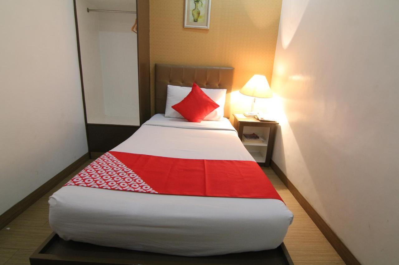 Oyo 24H City Hotel Near Makati Medical Center 마카티 외부 사진