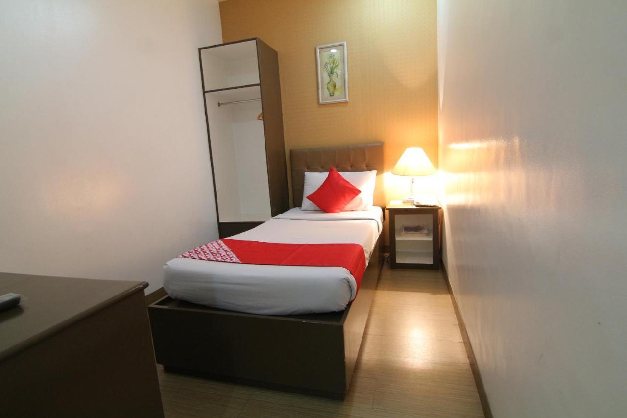 Oyo 24H City Hotel Near Makati Medical Center 마카티 외부 사진