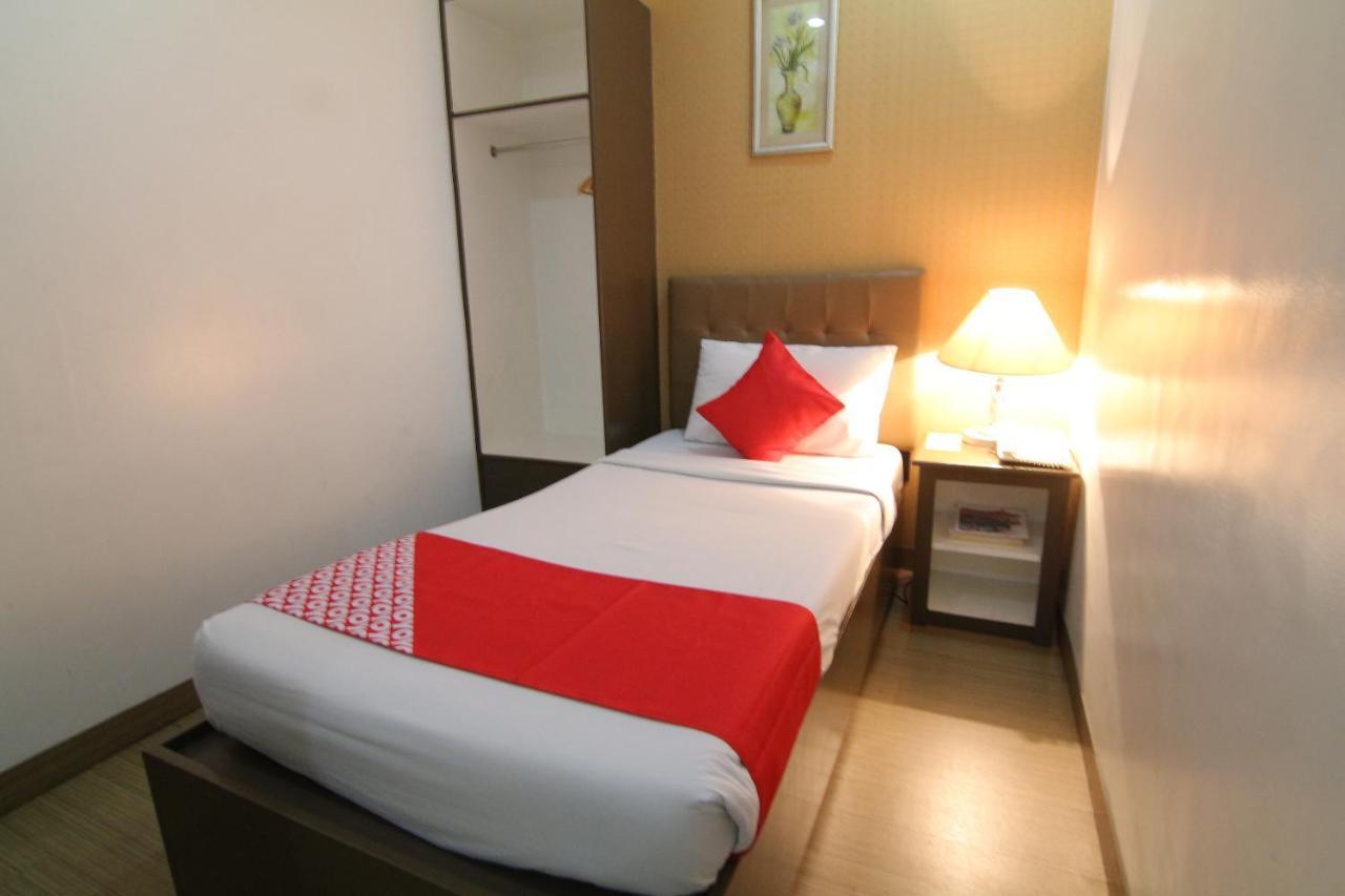 Oyo 24H City Hotel Near Makati Medical Center 마카티 외부 사진