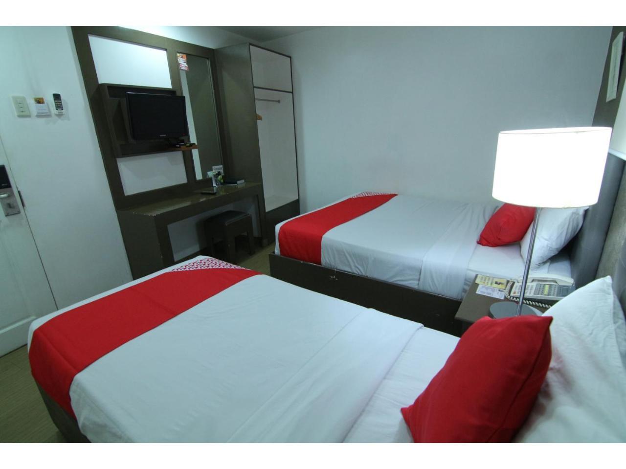 Oyo 24H City Hotel Near Makati Medical Center 마카티 외부 사진