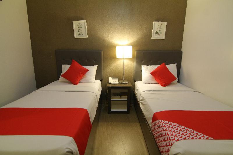 Oyo 24H City Hotel Near Makati Medical Center 마카티 외부 사진